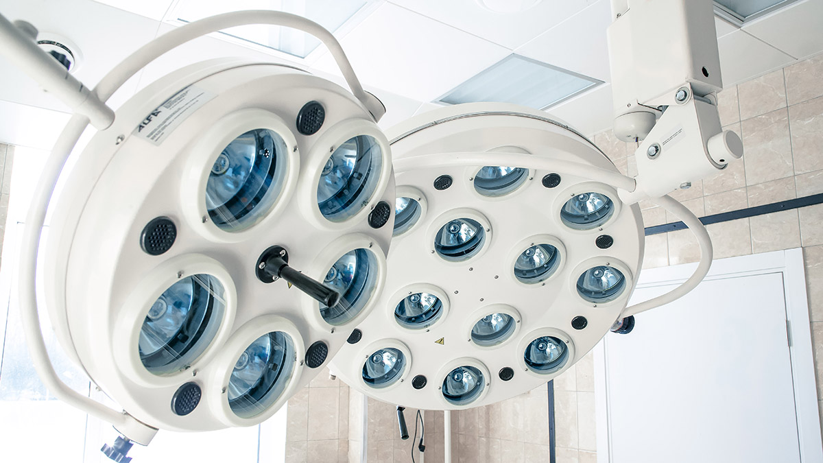 Подмосковные хирурги удалили у пациентки две опухоли весом 12 килограммов